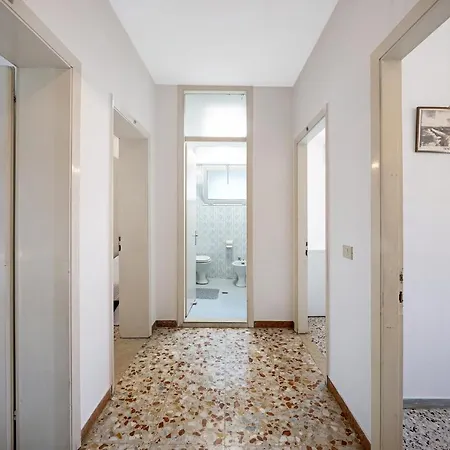 Alloggi Estivi 6 *
